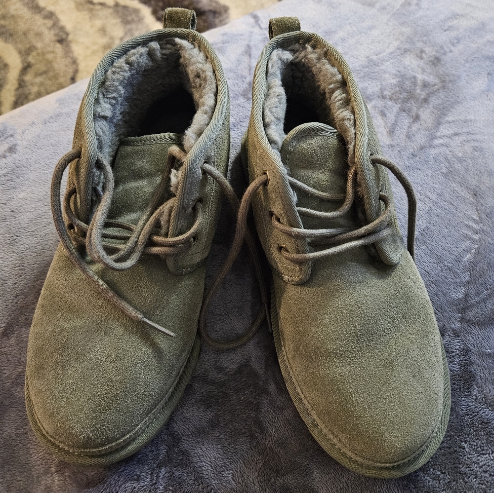 Ugg Women's Neumel Boot Sz 8. Burnt Olive